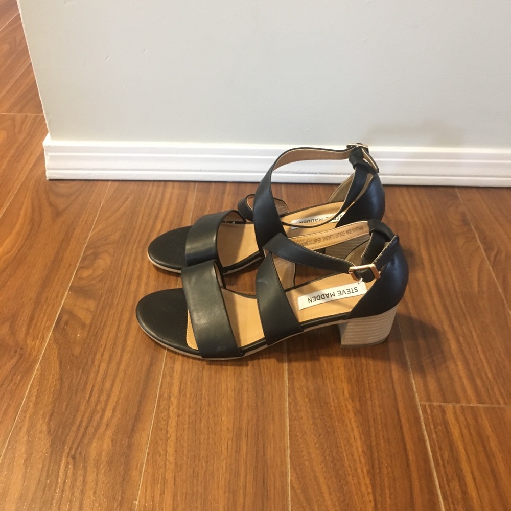 Black Steve Madden sandals